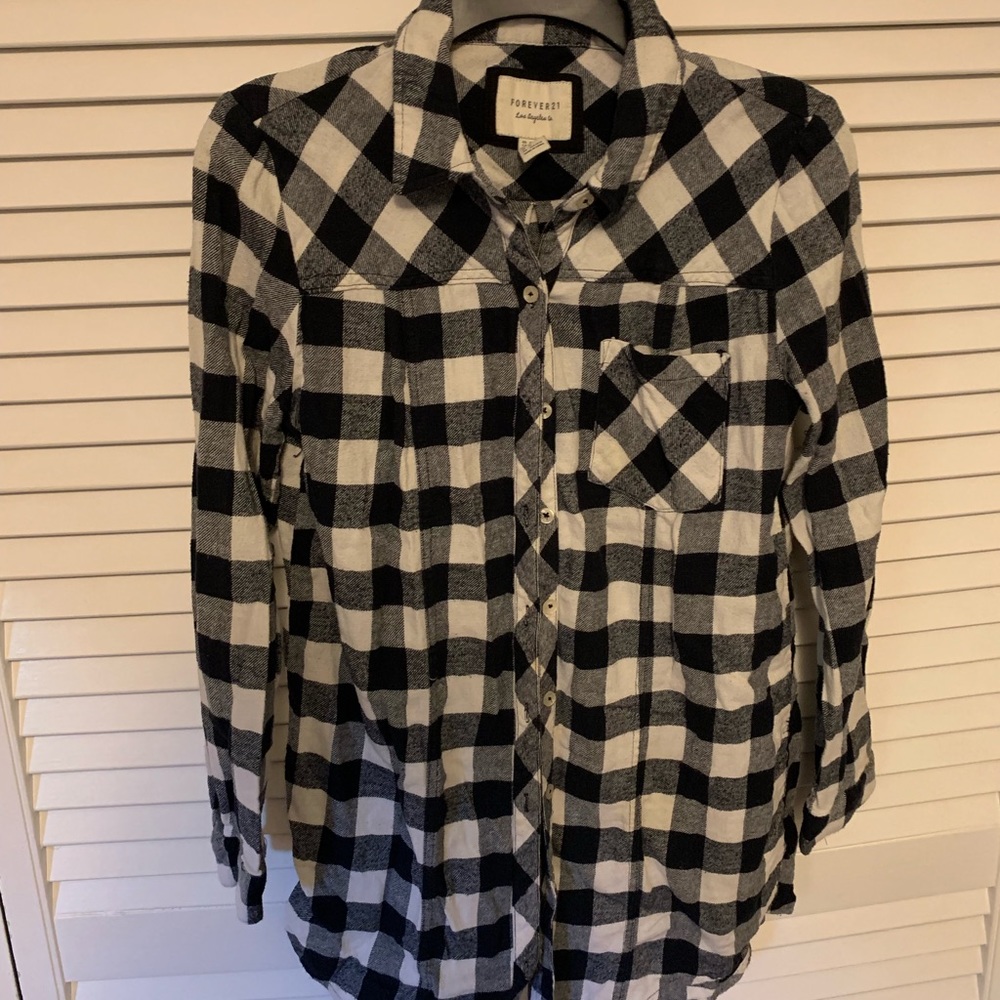 FOREVER 21 checkered flannel/long sleeve medium